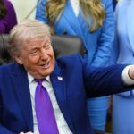 Trump afirma que Cuba «está pidiendo ayuda» y va a responder con diálogo